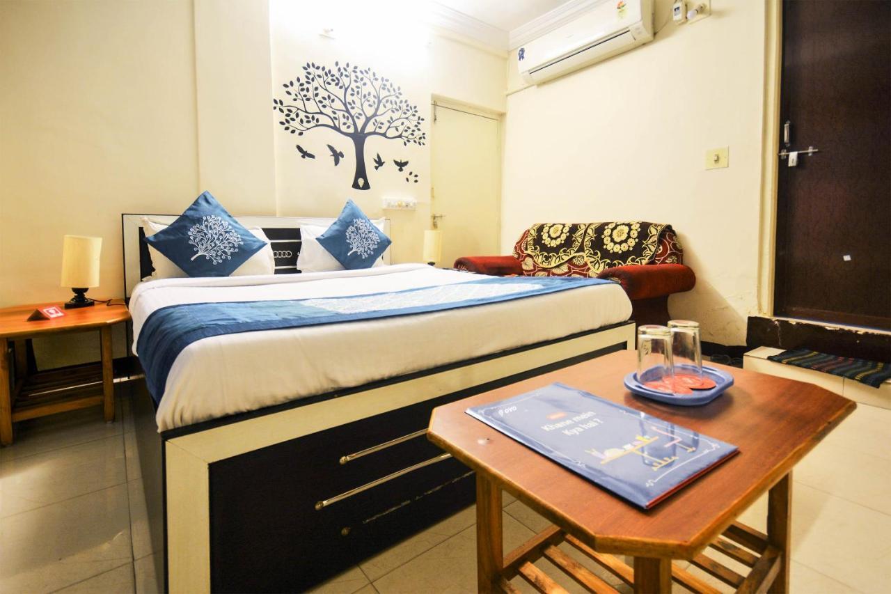 Oyo Hotel Blue Diamond Ahmedabad Exterior foto