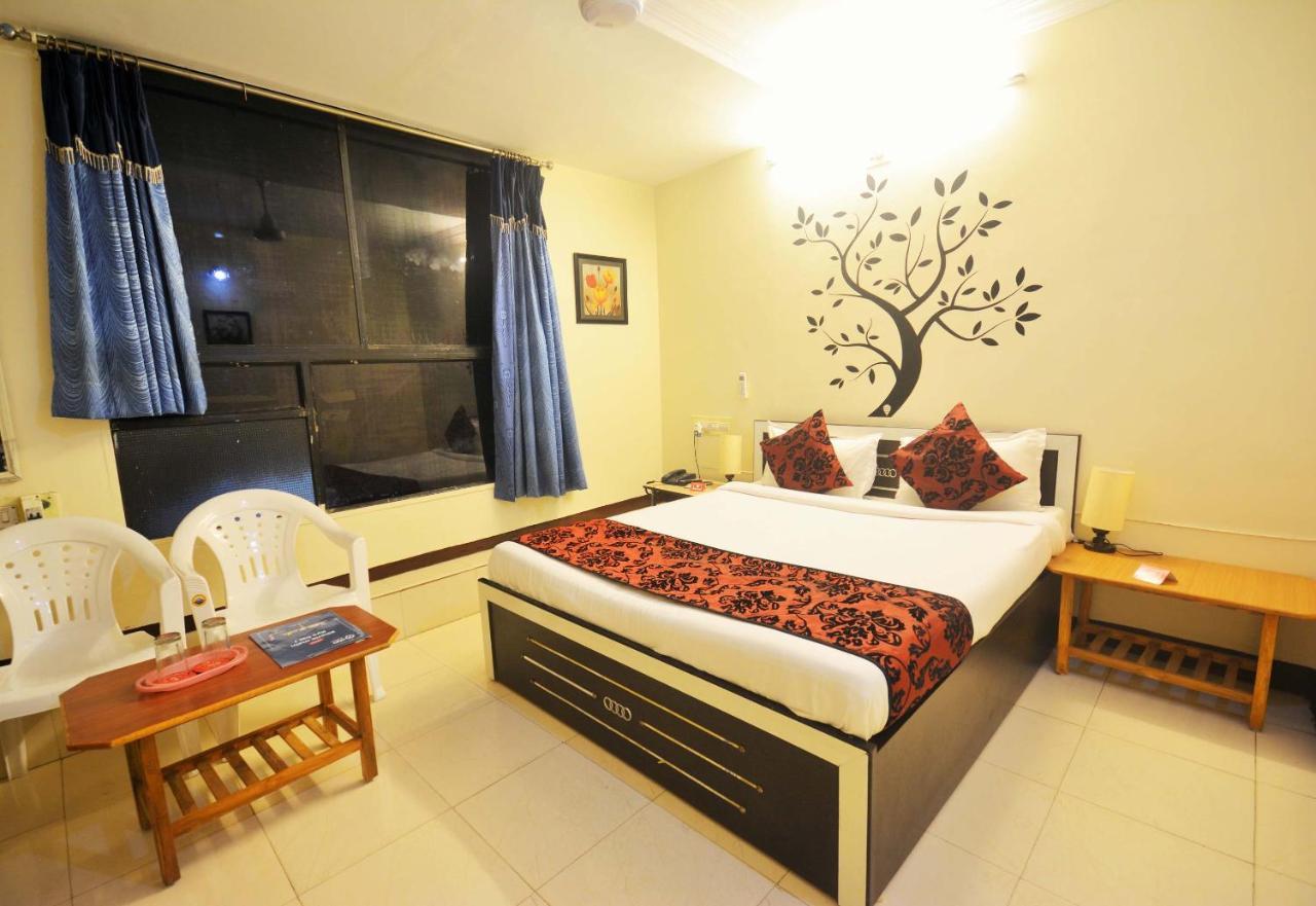 Oyo Hotel Blue Diamond Ahmedabad Exterior foto