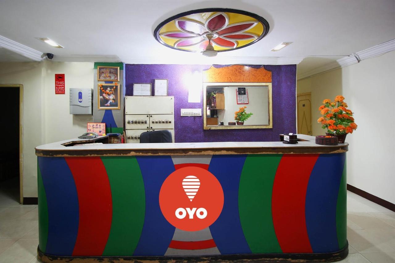 Oyo Hotel Blue Diamond Ahmedabad Exterior foto