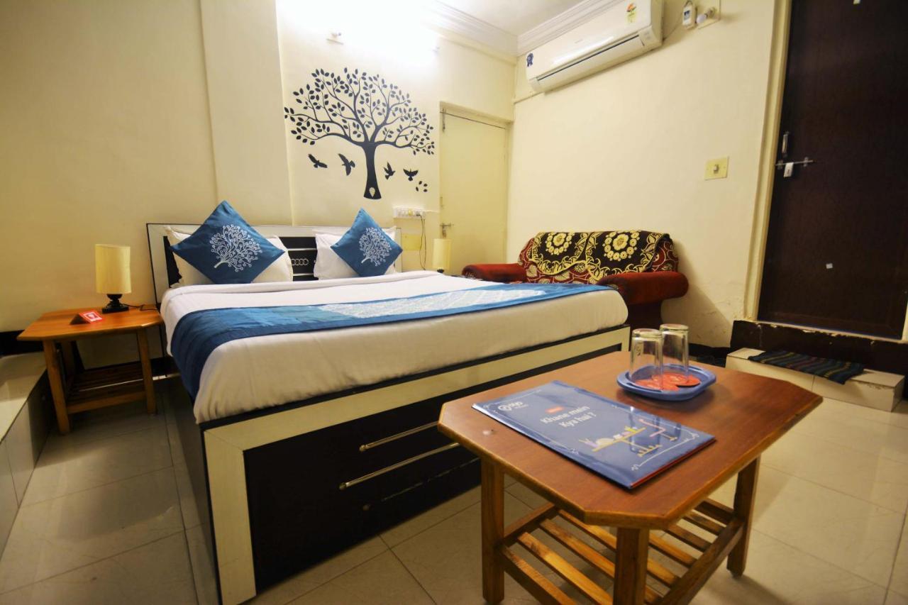 Oyo Hotel Blue Diamond Ahmedabad Exterior foto
